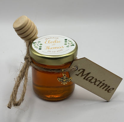 Marque place en bois personnalisé. Gravure laser de chaque prénom des invités - Apidelice